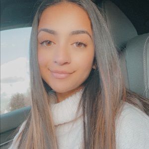 Meet your Posher, Malika